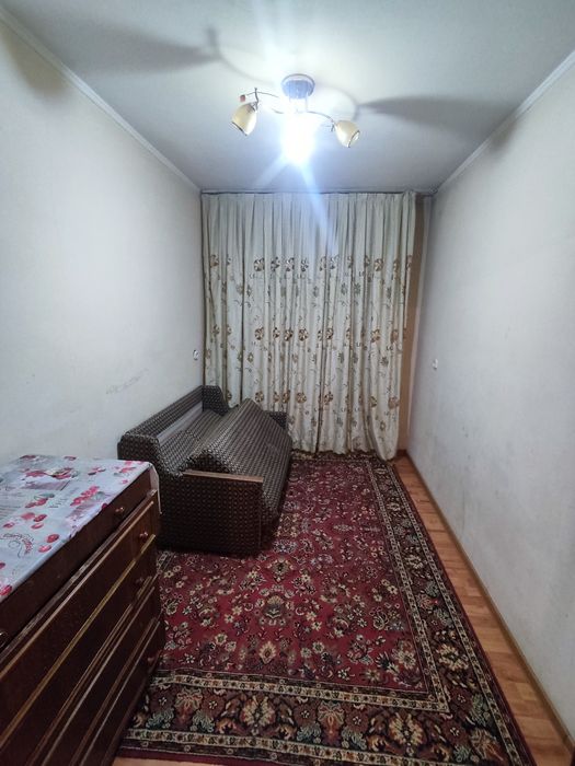 Сдаю в аренда квартира чилзр 8квартал  3комнат 2этаж орентир парус