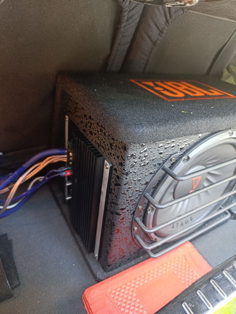 Сабвуфер jbl с усилителем
