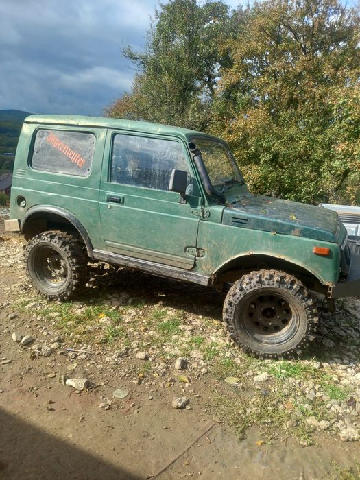 Vând Suzuki samurai