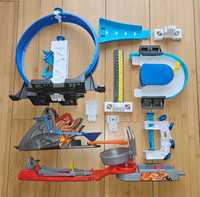 Seturi Hot Wheels Track Builder System si Trick Tracks Hammer & Hoop