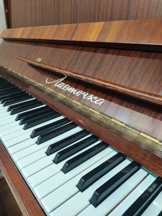 Пианино ласточка