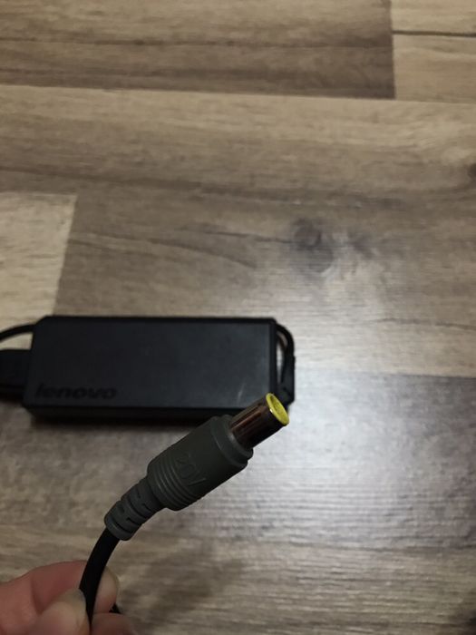 Incarcator laptop lenovo mufa rotunda 90w 20v original