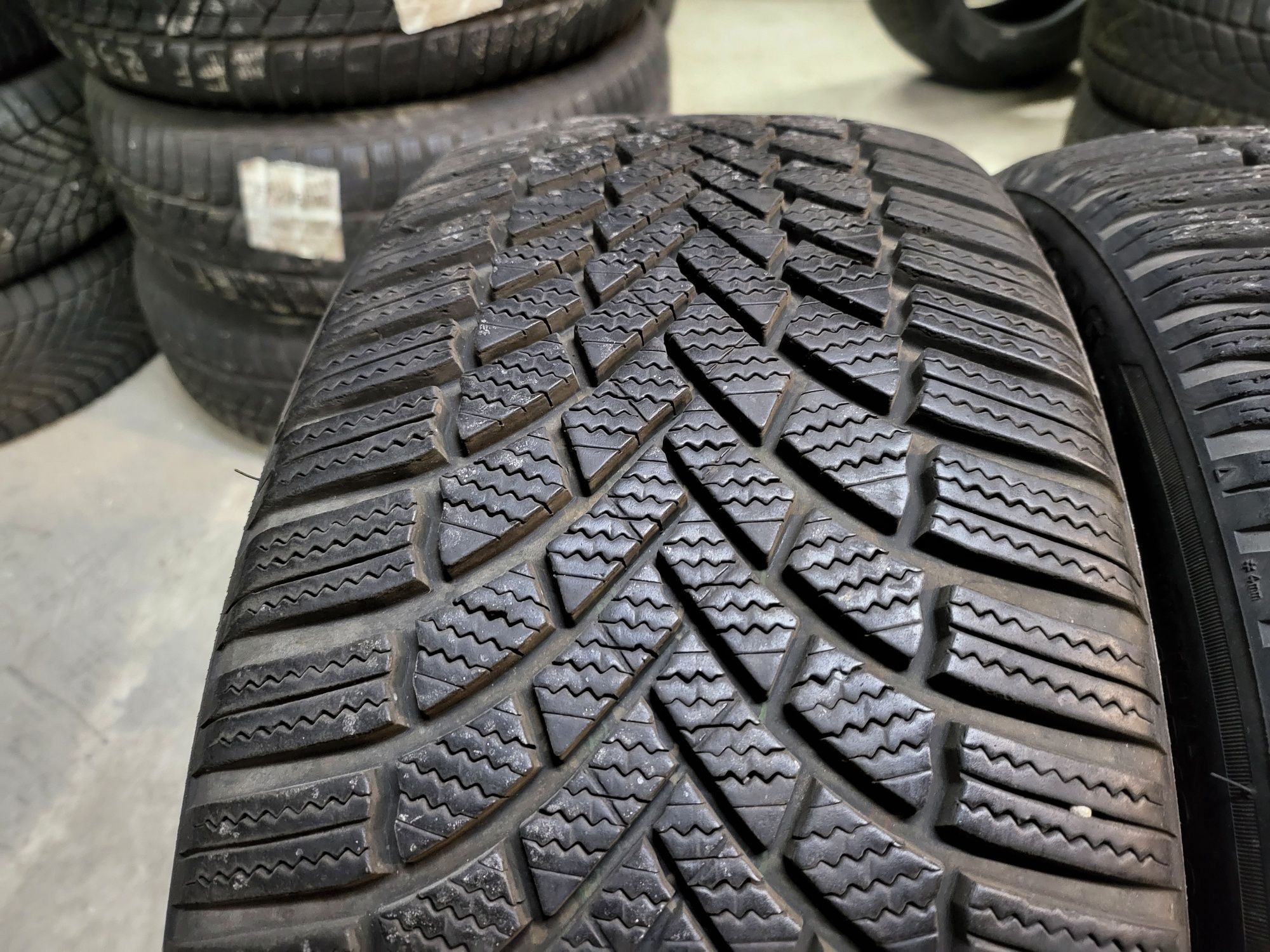 225/45/18 BRIDGESTONE 4бр