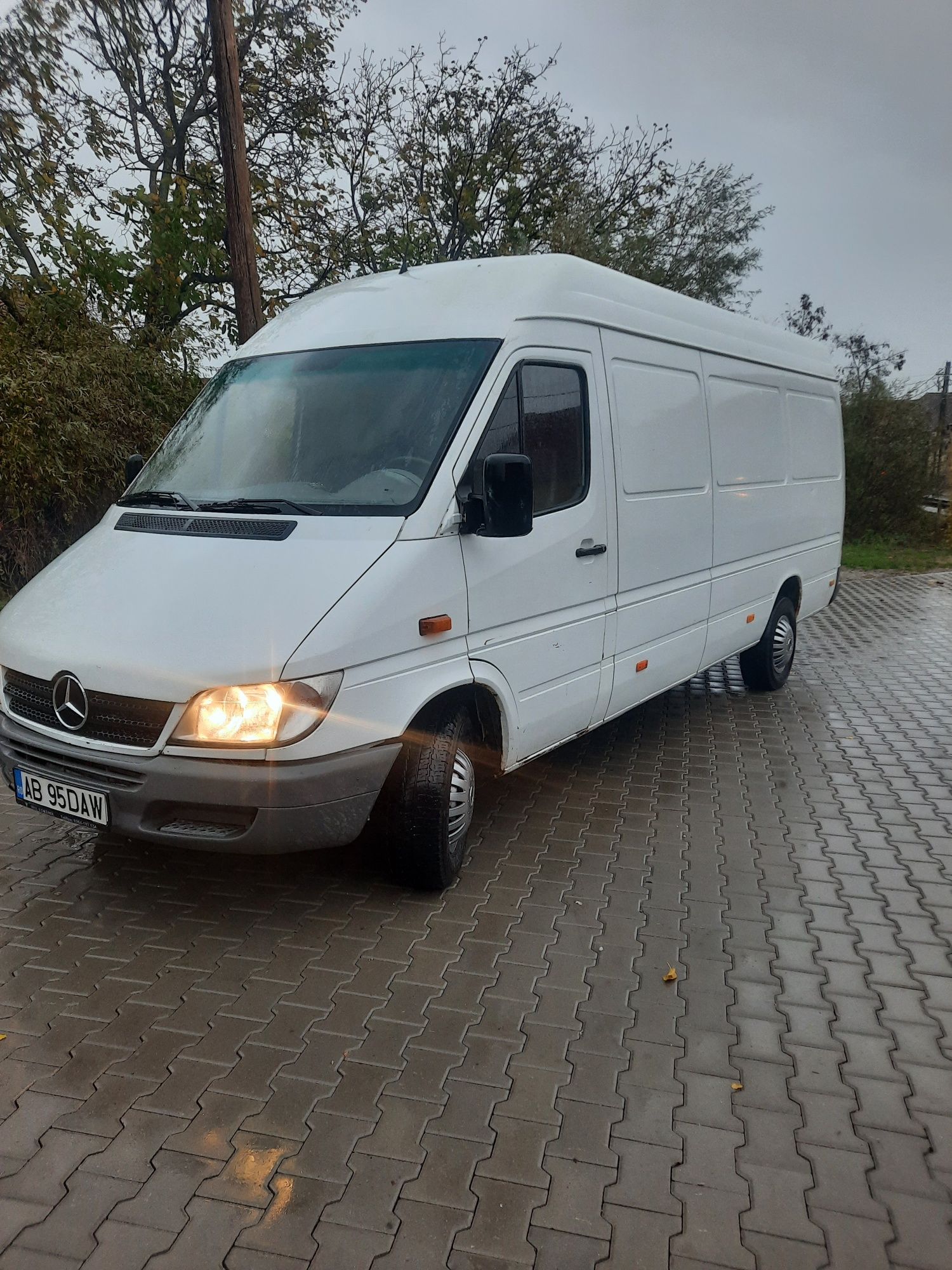 Vand mercedes sprinter 313 cdi 2006 fac și unele schimburi (și cu anim