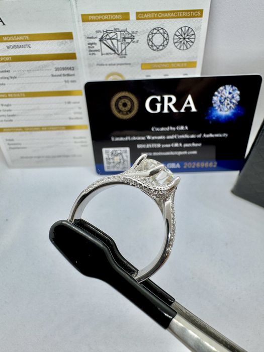 Сребърен пръстен с мойсанит (Диамант) 3 карата
