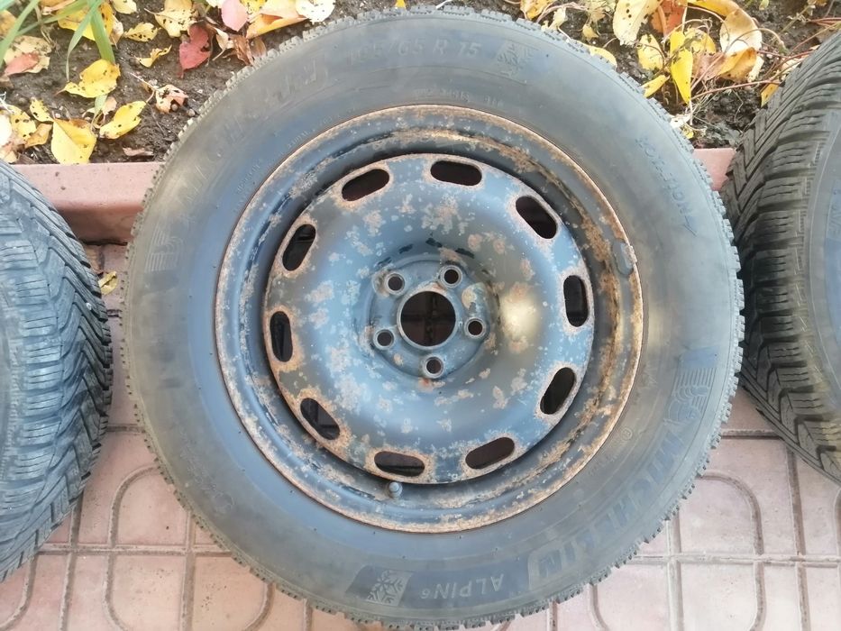 Железни джанти със зимни гуми