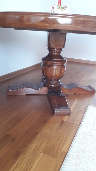 Vând masă lemn masiv