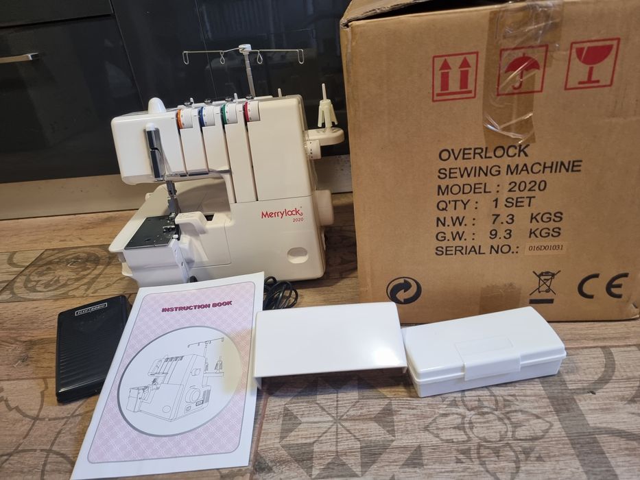 Masina de surfilat casnica Merrylock 2020