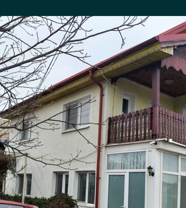 Vând casă,teren intravilan 1400 mp,toate utilitatile