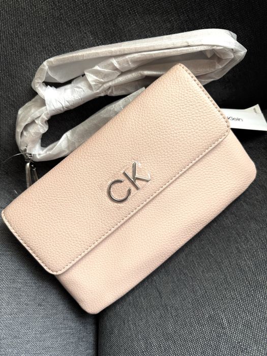 Calvin Klein нова оригинална чанта