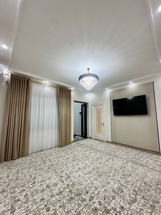 Sergeli xonabodda 1.7 sotix 5 xona uchaska sotiladi