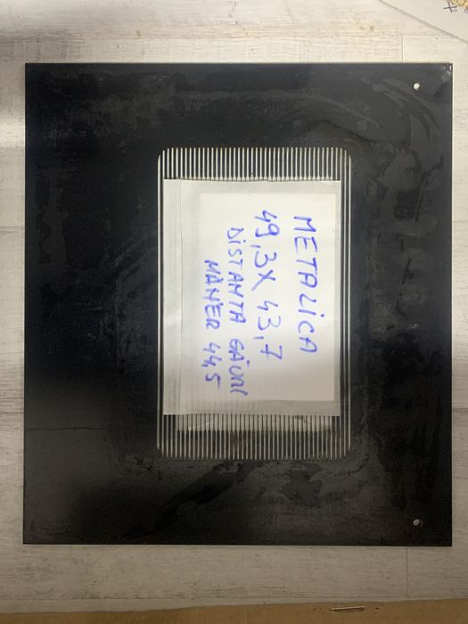 Geam aragaz cuptor samus metalica 49,3x43,7 distanta gauri 44,5