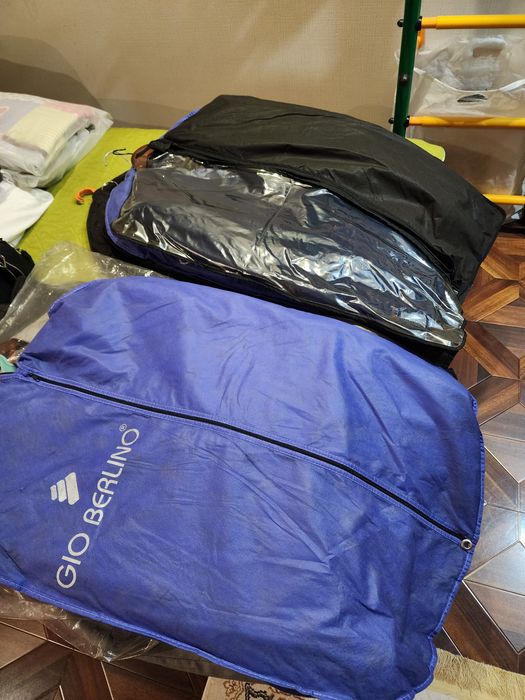 Продам костюмы в отличном состоянии,  52-54- 56 размеры