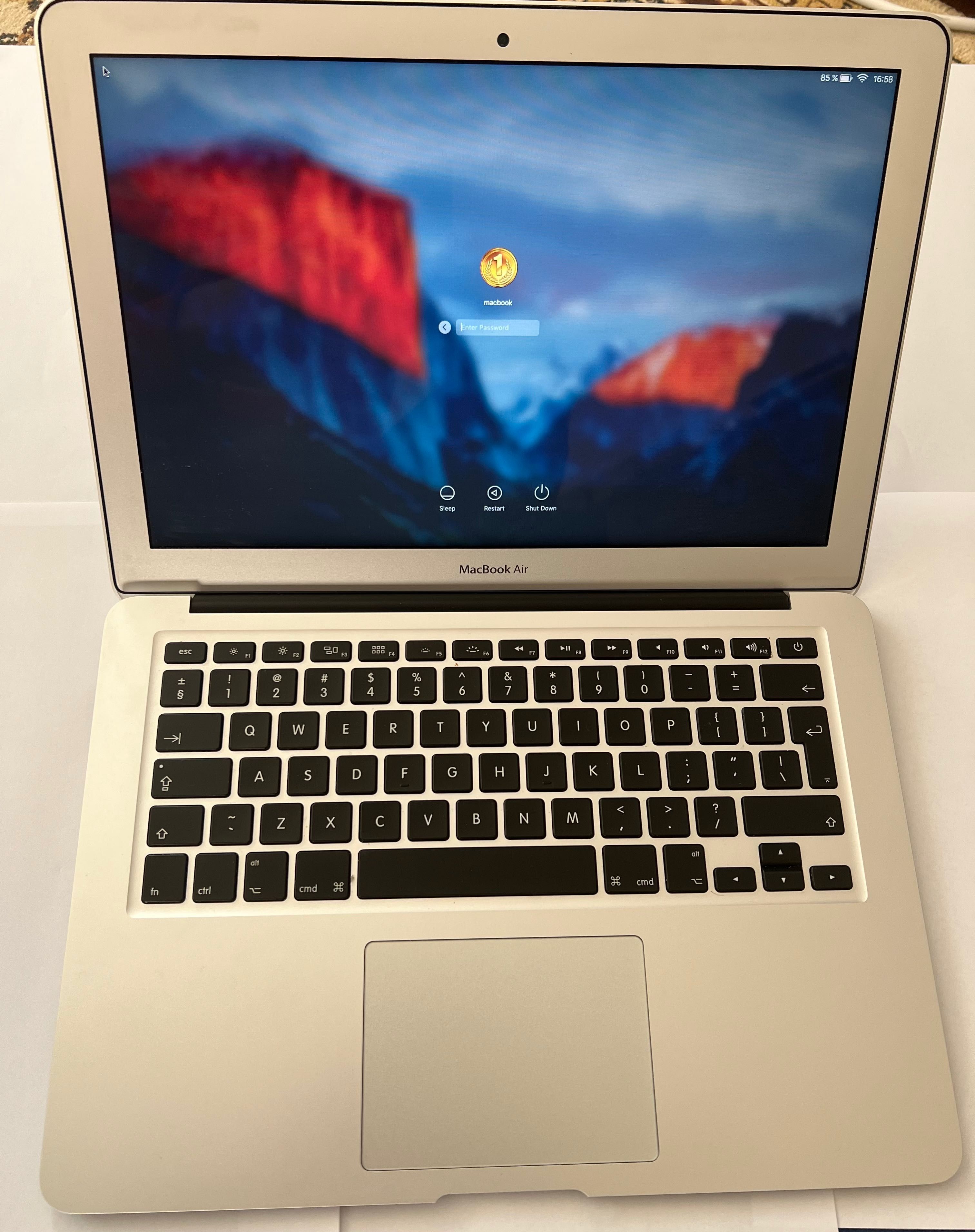 Laptop MacBook Air, impecabil