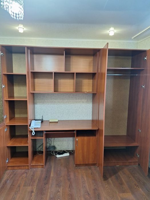 Продам стенку для детской комнаты, стол для компьютера,шифоньер,полка.