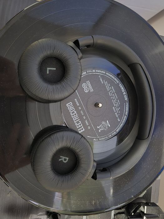 Casti JBL Tune 525BT, Bluetooth, On-ear, Microfon, negru