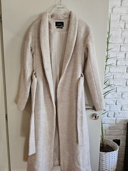 Дамско палто в бежав цвят