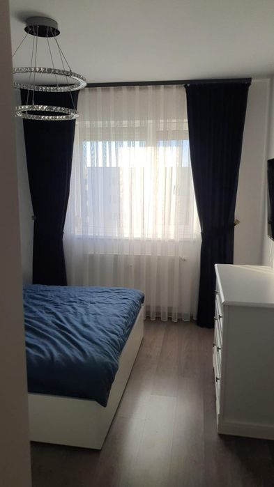 Ofer la închiriere apartament cu două camere într-un complex rezidenți