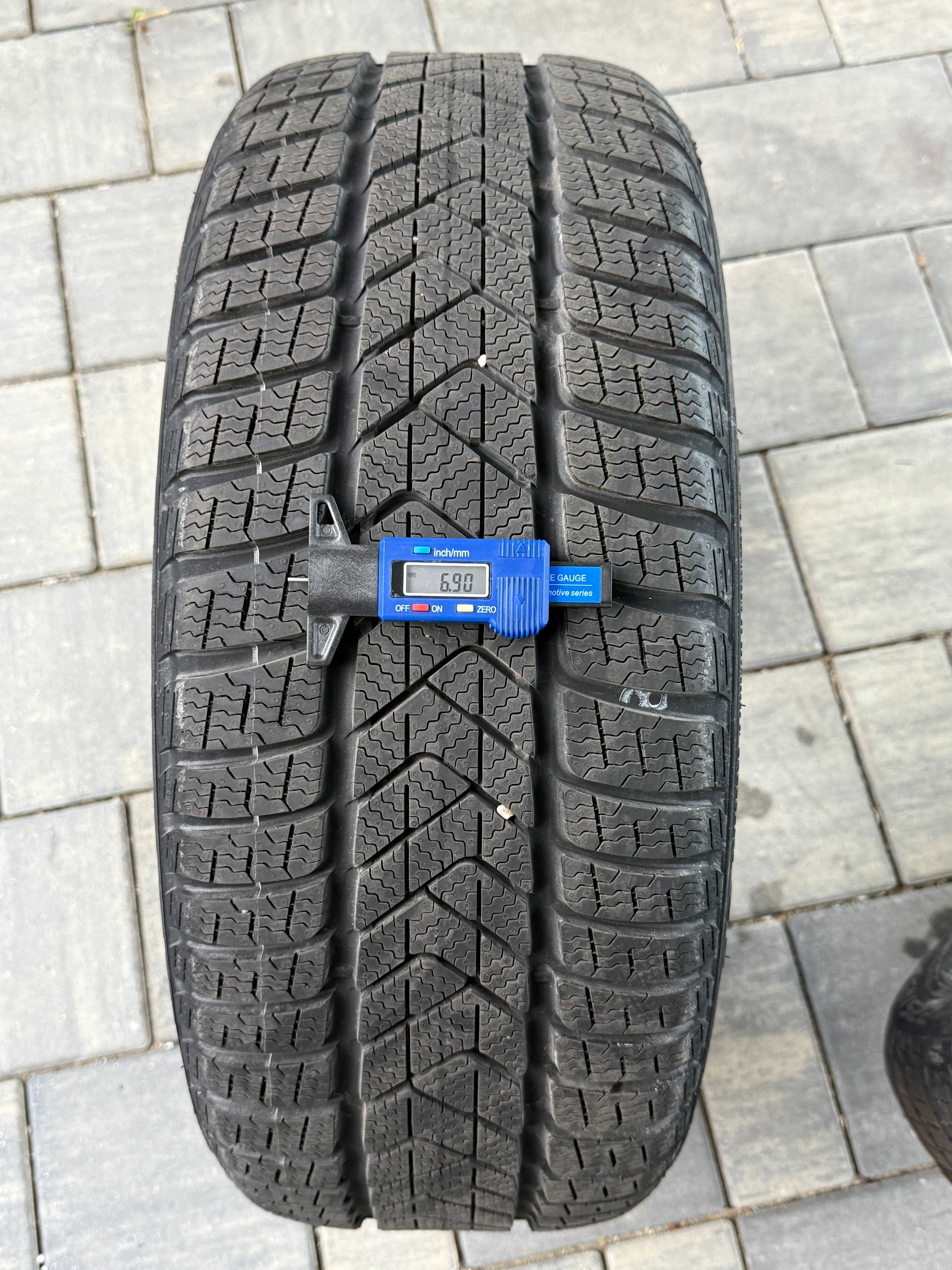 Anvelope de iarnă second-hand PIRELLI SOTTOZERO 3 RunFlat 225/45 R17