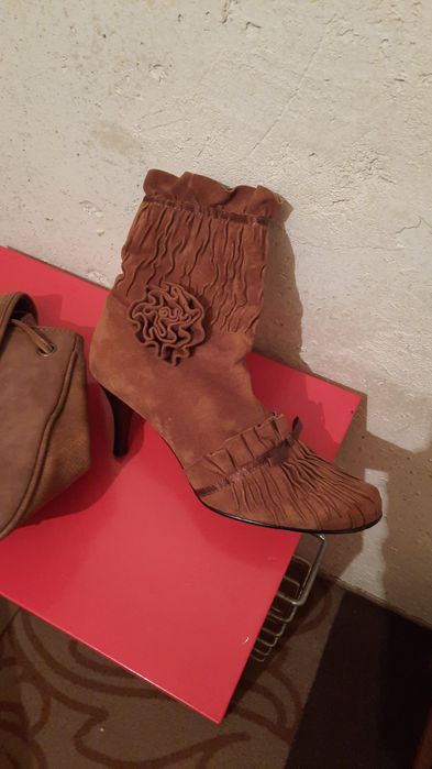 Sandale Cesare Paciotti si ghetuțe catifea Bisconi