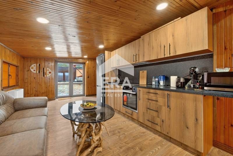 Продава се Къща в с. Близнаци, Област Варна - 288 кв.м за 1355 €/кв.м - Снимка #1