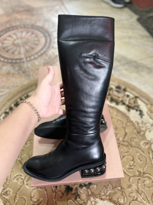 Продам женские сапоги