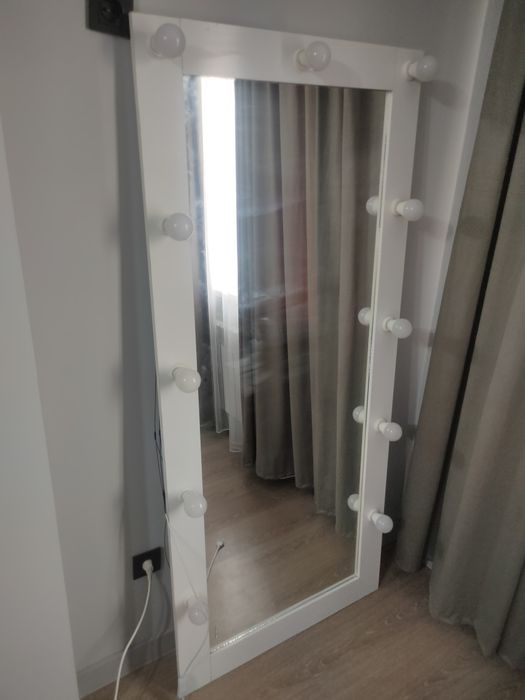 Зеркало с подсветкой