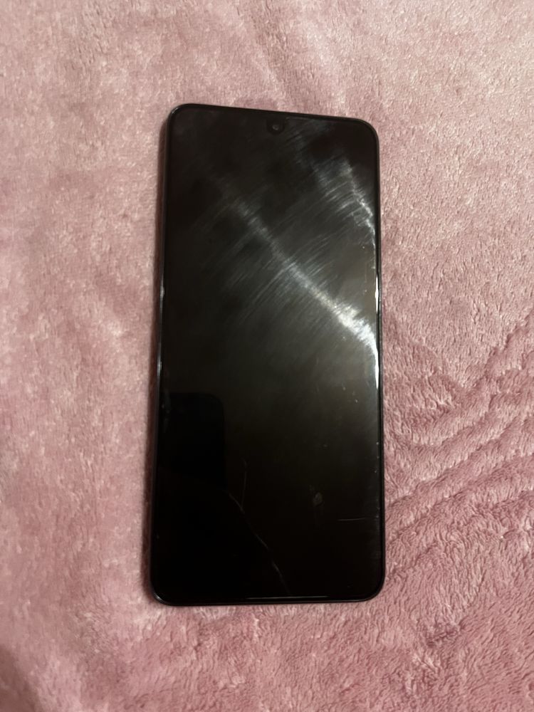Huawei Nova Y90 sub 2 ani de folosire
