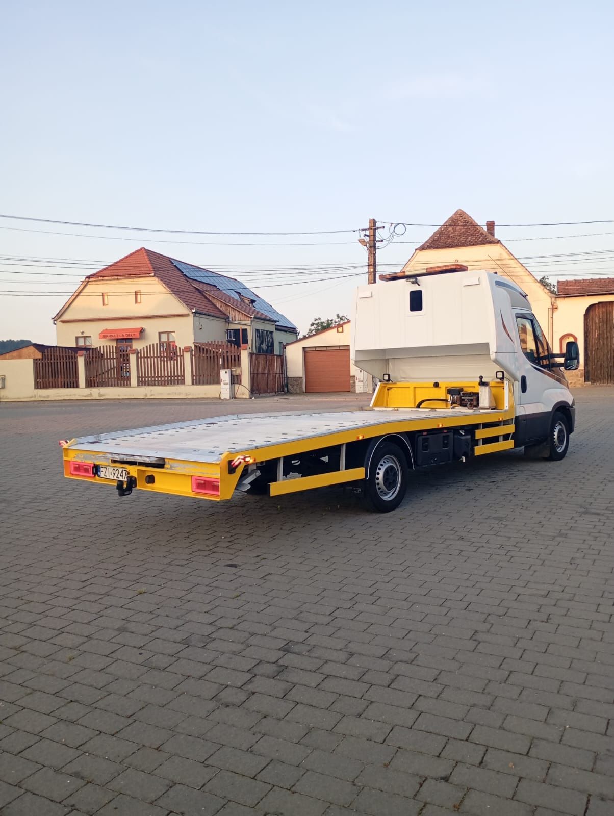 Autoplatformă Iveco daily  2017.   35S170.  35C150.  Sprintr 316 519