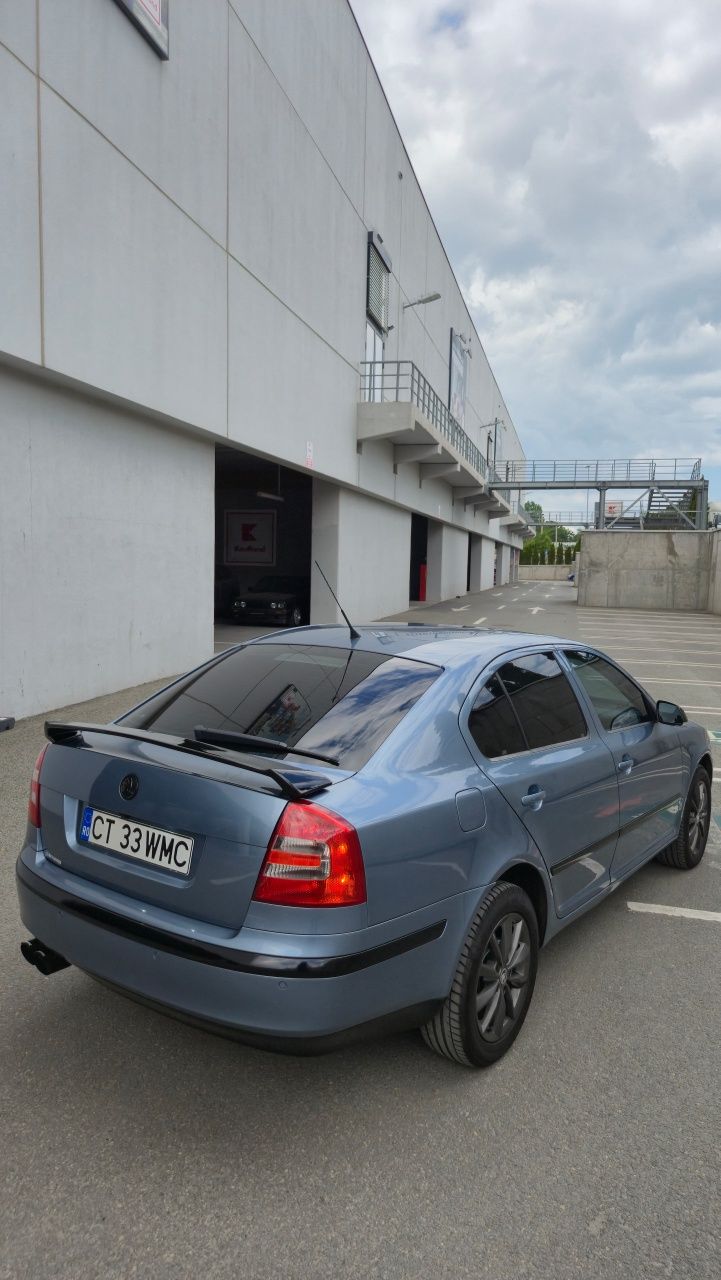 Vând Skoda Octavia II
