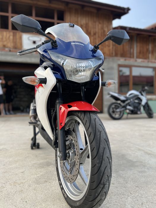 Honda cbr 250r 2011 modelul fara abs