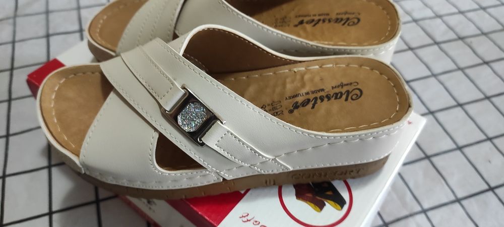 Бежово чехли изкуствена кожа