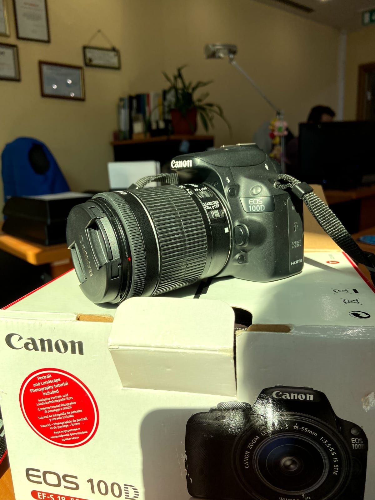 Продам фотоаппарат Canon EOS 100d