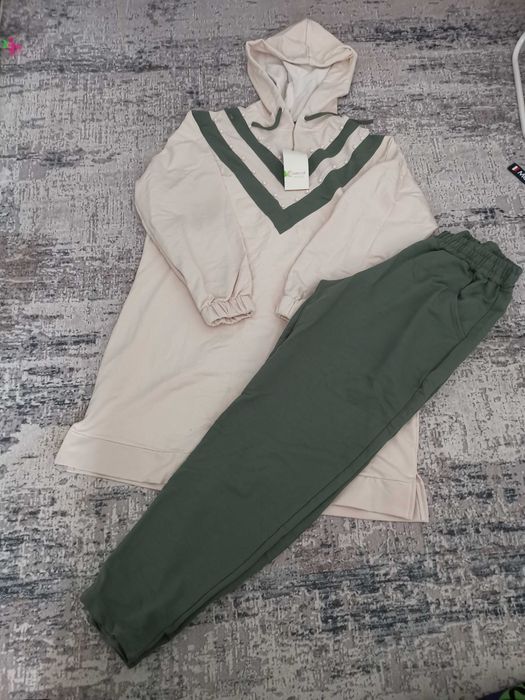 нов дамски екип размер Л