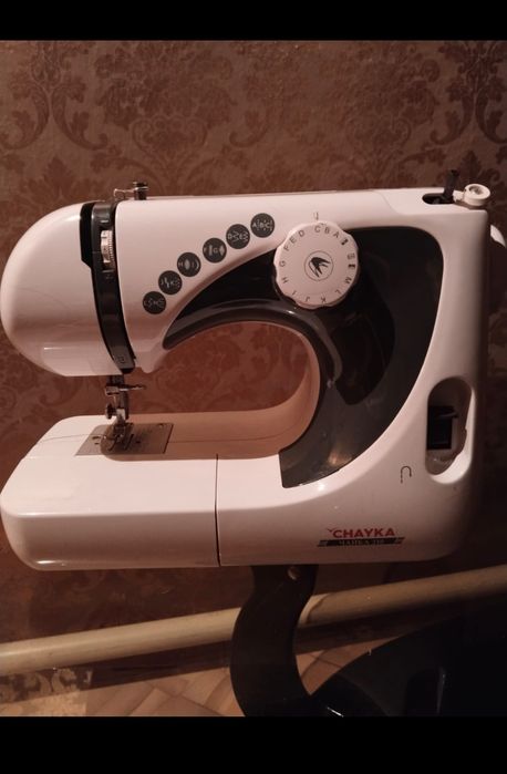 Швейная машинка практически новая