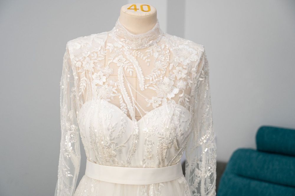 Vând rochie mireasa S/M făcută pe comanda