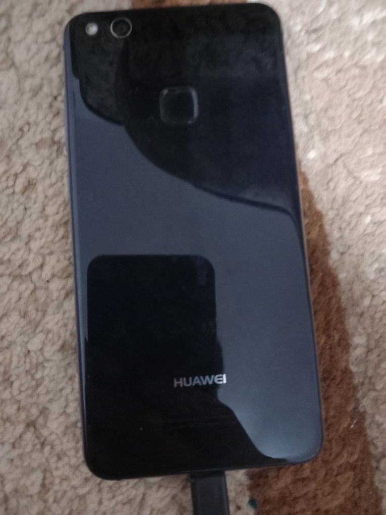 Vând Huawei P10 LITE