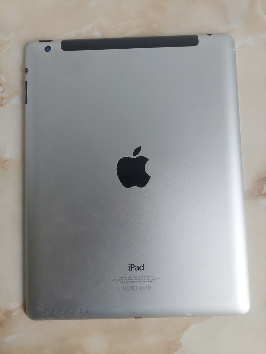 Vând Apple iPad 4 3G + Wi-Fi de 16Gb impecabil, fără cont //poze reale