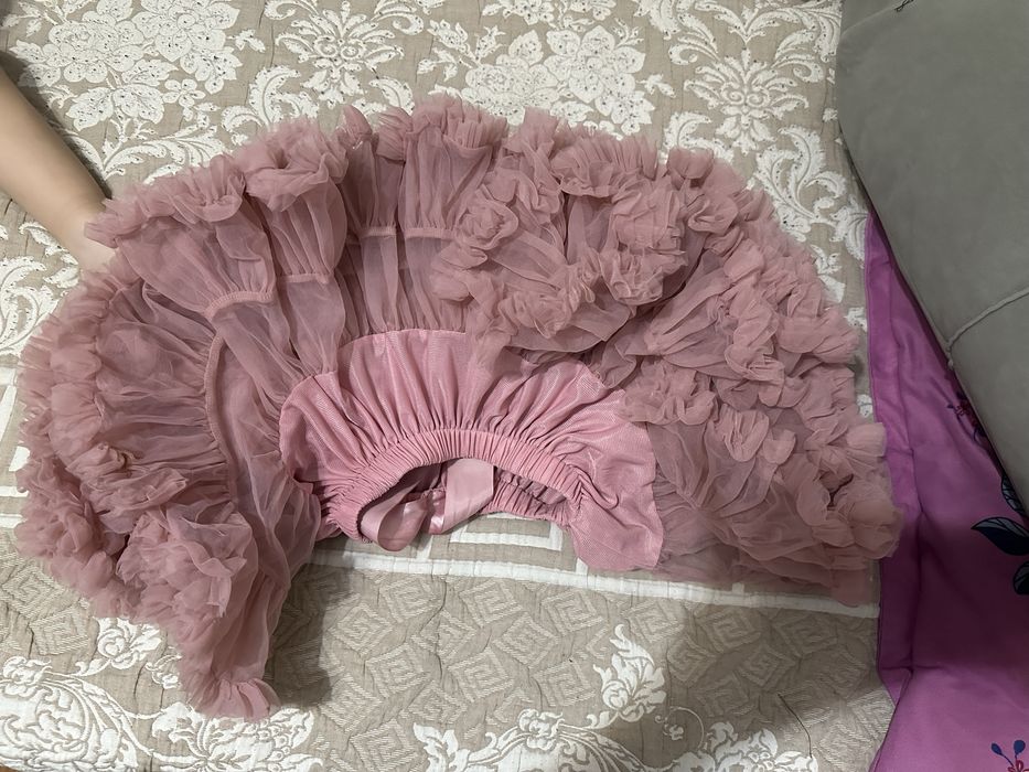 Продам очень пышную розовую юбку для девочек