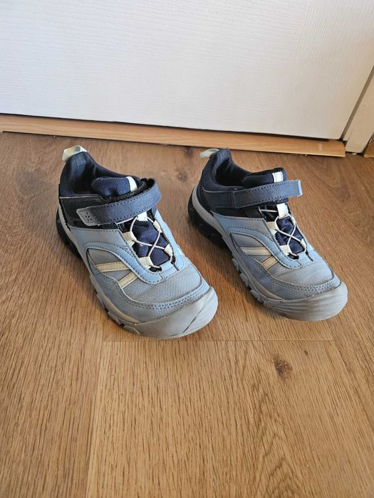 Pantofi sport impermeabili