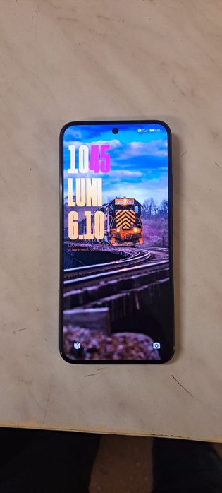 Xiaomi 14 impecabil cu 1900 ron
