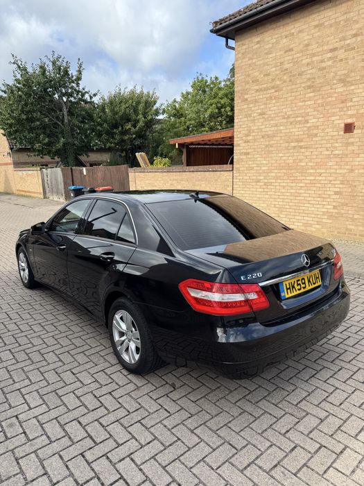 Dezmebrez Mercedes E220 volan dreapta