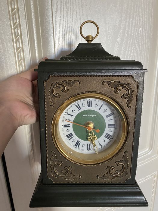 Часы Янтарь