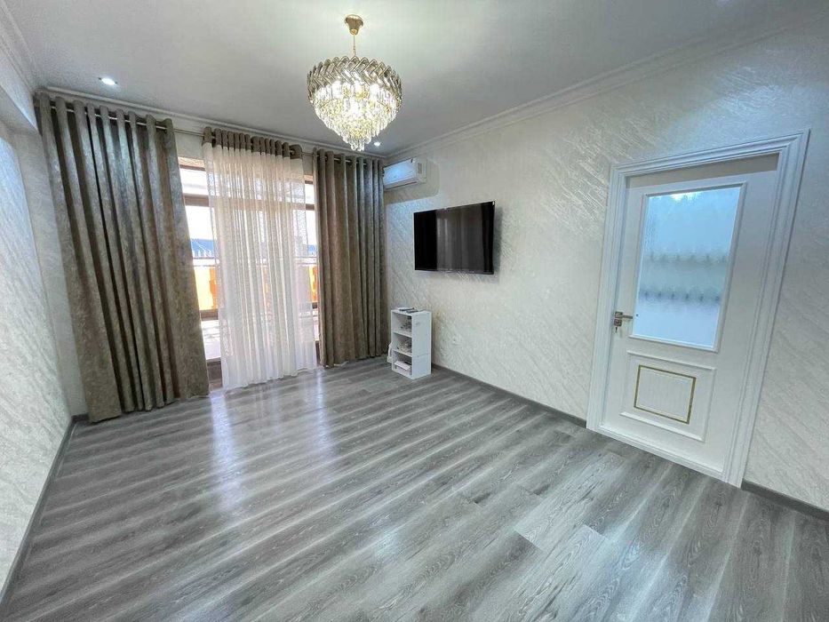 2х комнатная квартира 8 этаже 70кв/м, в Самарканде