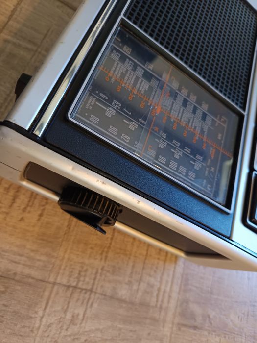 Radio casetofon Grunding