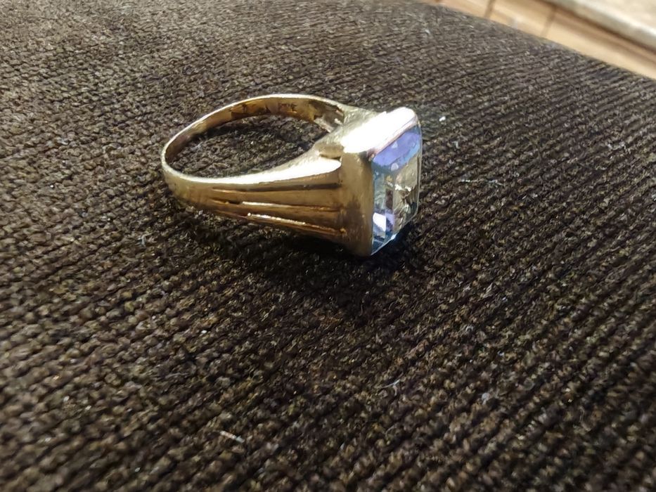 Продавам златни накети