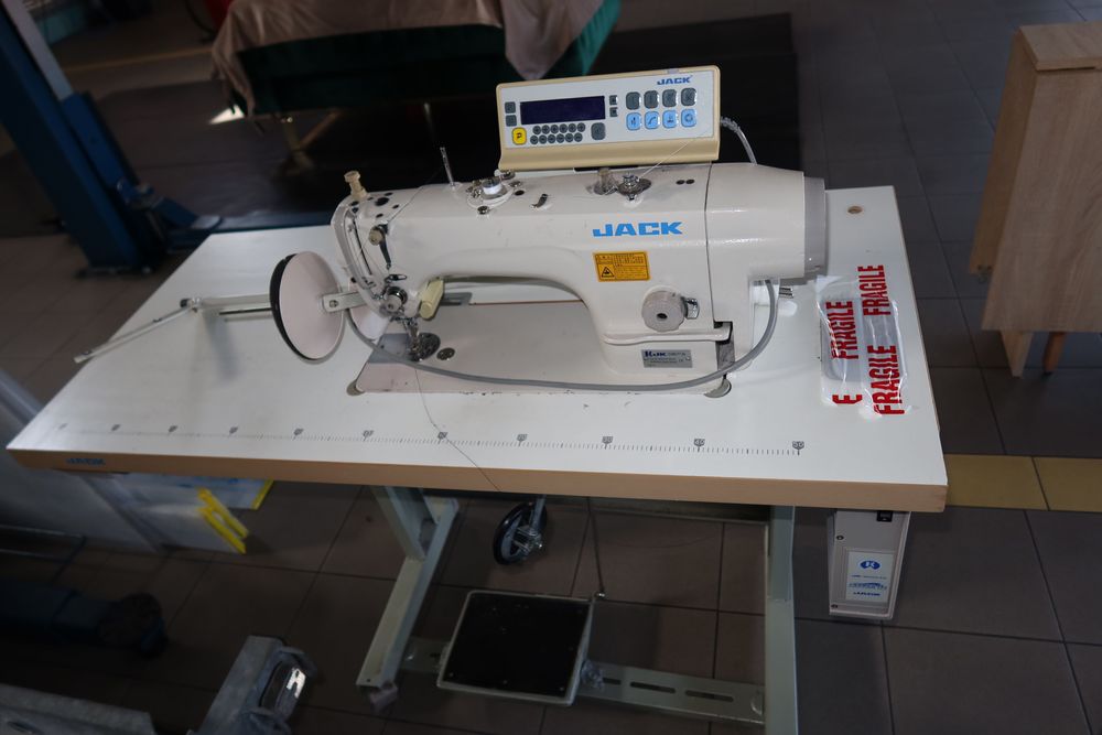 Masina liniara industriala Jack