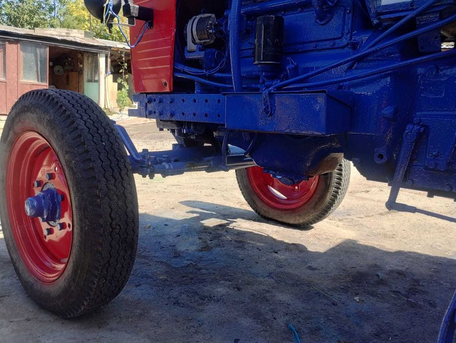 Tractor u 65 foarte bine întreținut