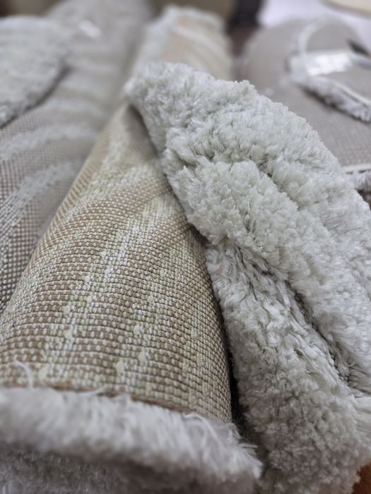 4 Covoare crem ,pufoase