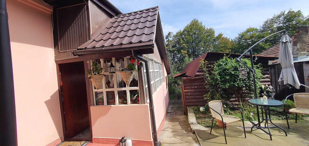 Casa 3 camere de închiriat